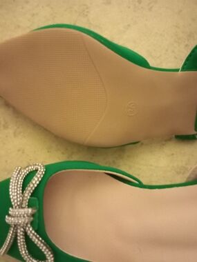 Green Women's Embellished Flat Shoes